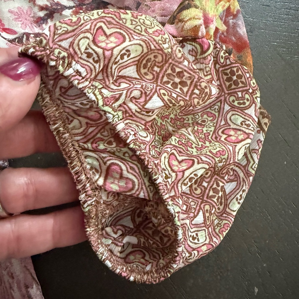 Fig & Flower Boho Pink Cream Floral Blouse Size Small - Picture 8 of 16